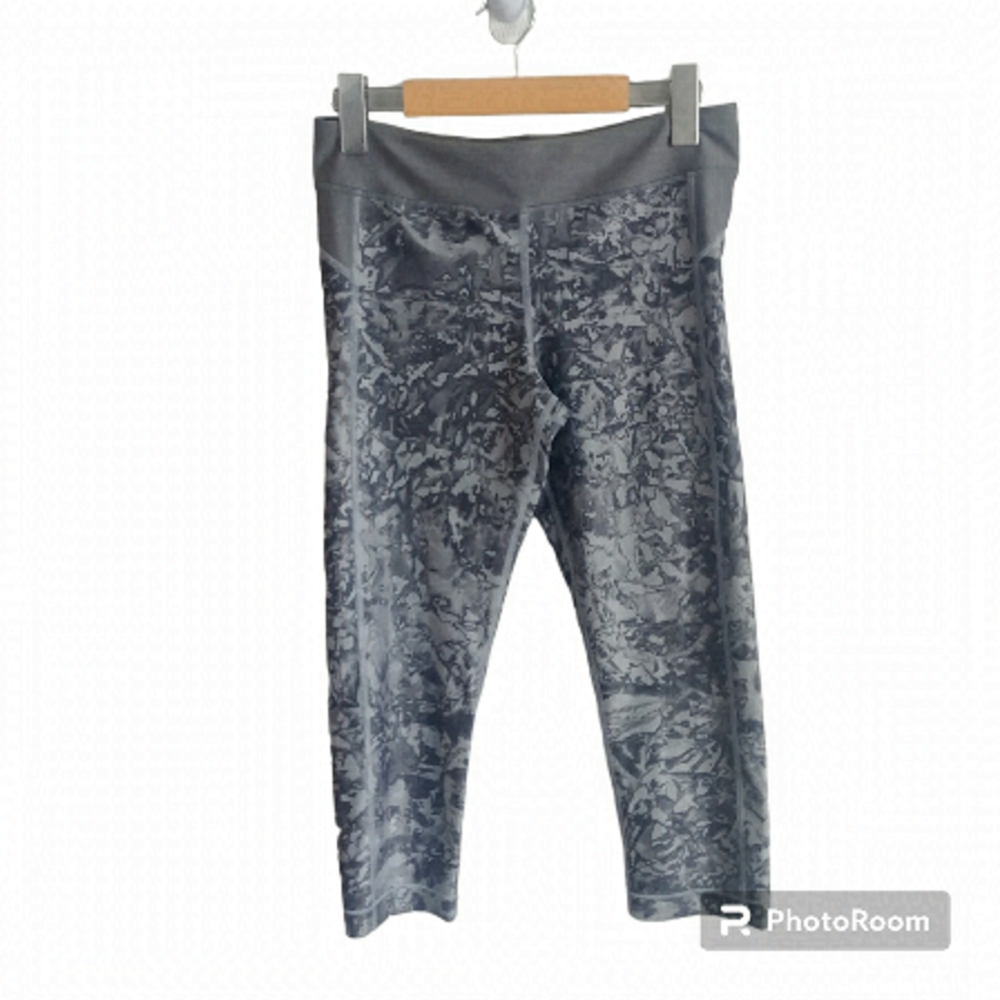 Under Armour Cropped Leggings Athletic Gray‎ Camo Stretch Size XS